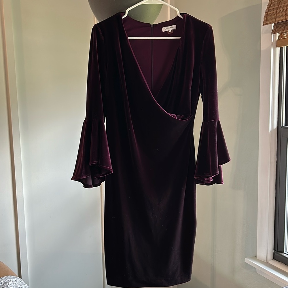 Calvin Klein of bell sleeve dress